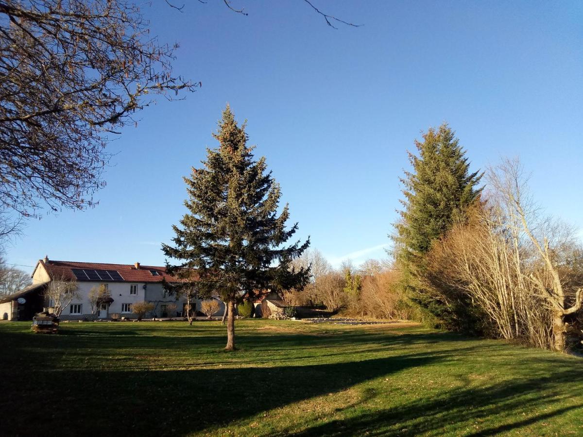 Chambres D'Hotes Quatre Mains Saint-Priest-des-Champs Eksteriør billede