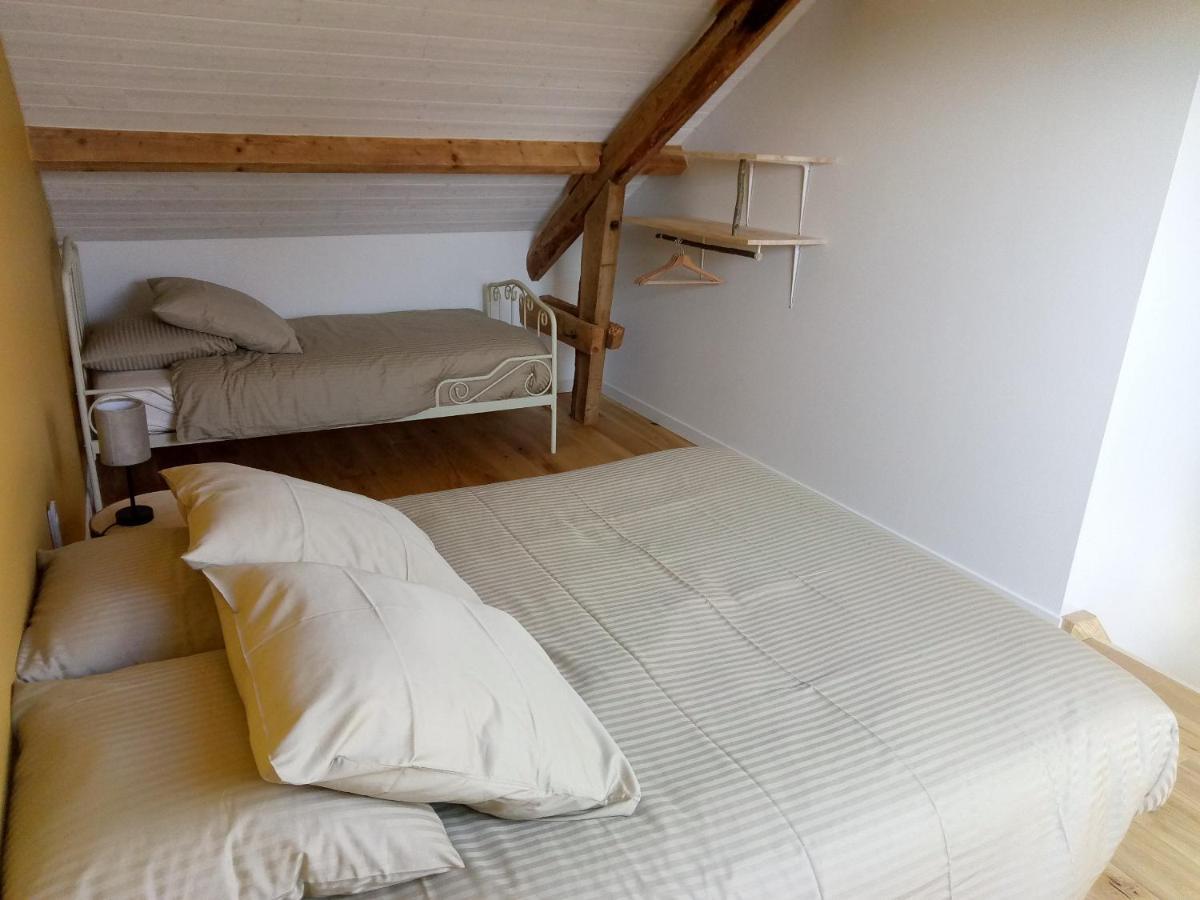 Chambres D'Hotes Quatre Mains Saint-Priest-des-Champs Eksteriør billede